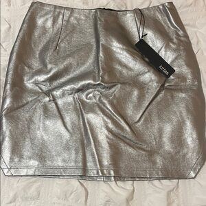 Krisa  revolve line Shimmering Silver Mini Skirt